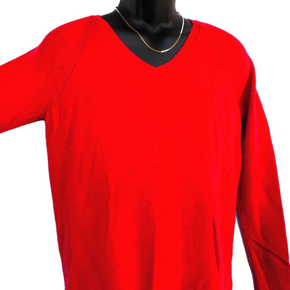 Red GAP sweater